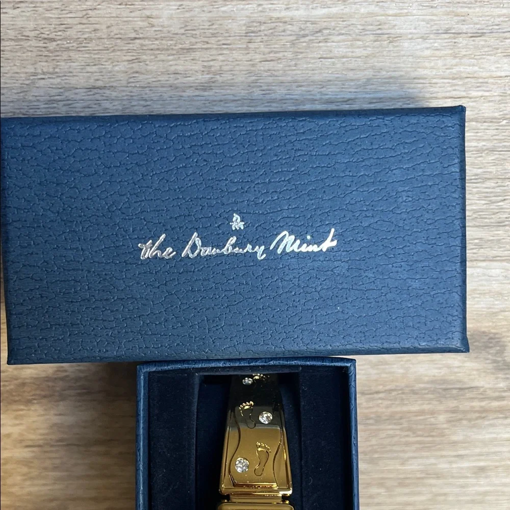 Danbury Mint Footprints in the Sand Gold Watch NIB